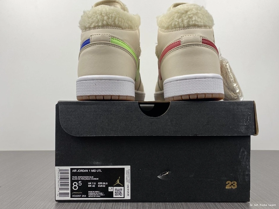 Fleece Mid 1 DO2207-264 (GS) Jordan Pearl - White 0120